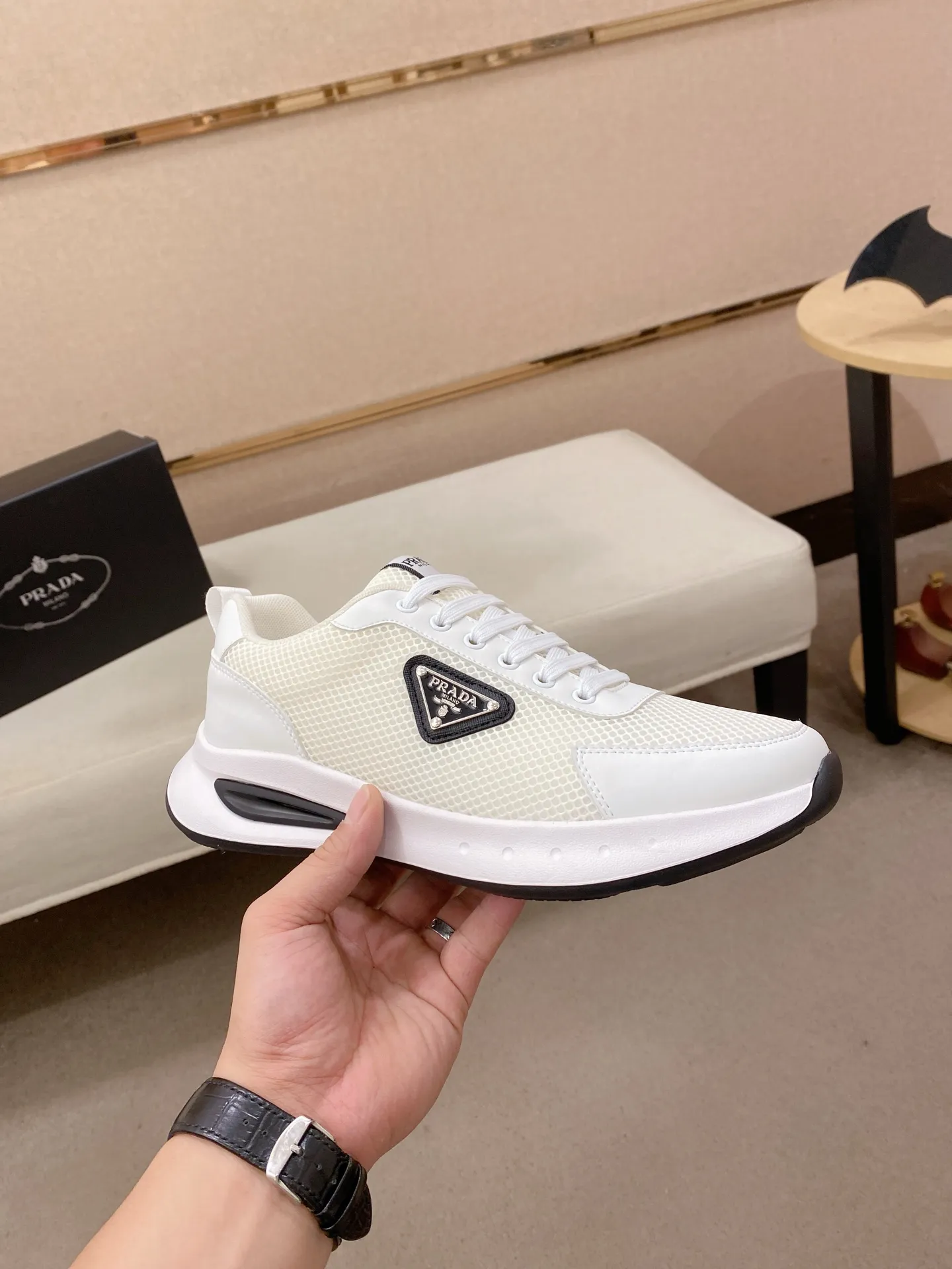 Men's men's shoes💰: 440💰[Prada～Prada] Trendy new styles are on the market. Same style as the official website. Counter quality. Original version. [Strong] [Strong] Imported selected first-layer cowhide. Comfortable and breathable sheepskin lining, fine workmanship, upper layer made of 100% pure cowhide, original last shape, comfortable on the feet, shoe sizes 38 to 44